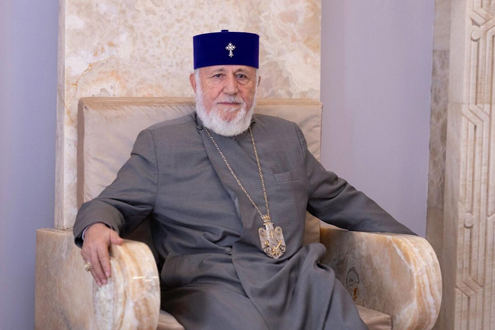 Католикос Гарегин II принял представителей движения По-своему во главе с Нареком Карапетяном (30 августа 2025). Эчмиадзин - Sputnik Армения, 1920, 30.08.2025