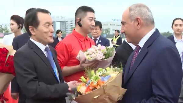 Премьер-министр Пашинян Никол прибыл в Китай с рабочим визитом - Sputnik Армения