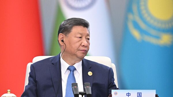 Председатель Китайской Народной Республики (КНР) Си Цзиньпин на заседании в формате ШОС плюс с участием глав государств - членов Шанхайской организации сотрудничества (ШОС), глав государств - наблюдателей ШОС и руководителей международных организаций в Тяньцзине (1 сентября 2025). Китай - Sputnik Армения