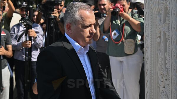 Самвел Шахраманян на открытии мемориального комплекса Зов Арцаха в Ераблуре в память о героях, павших в ходе карабахской войны, а также о невинных жертвах трагического взрыва 25 сентября (2 сентября 2025). Еревaн - Sputnik Армения