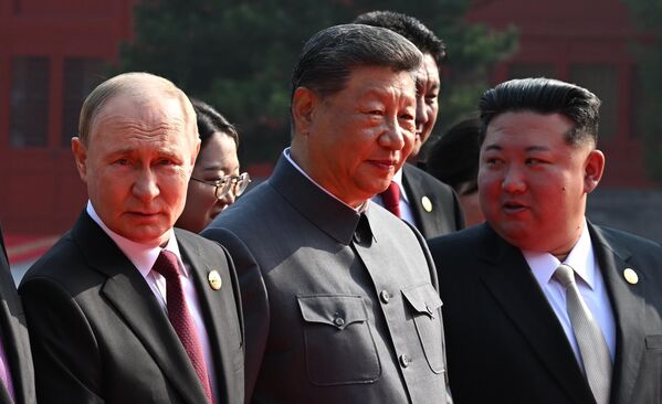 ՌԴ նախագահ Վլադիմիր Պուտինը, Չինաստանի նախագահ Սի Ծինփինն ու Կորեայի նախագահ Կիմ Չեն Ինը - Sputnik Արմենիա
