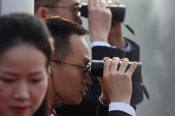 Հյուրերը դիտում են ռազմական շքերթը - Sputnik Արմենիա