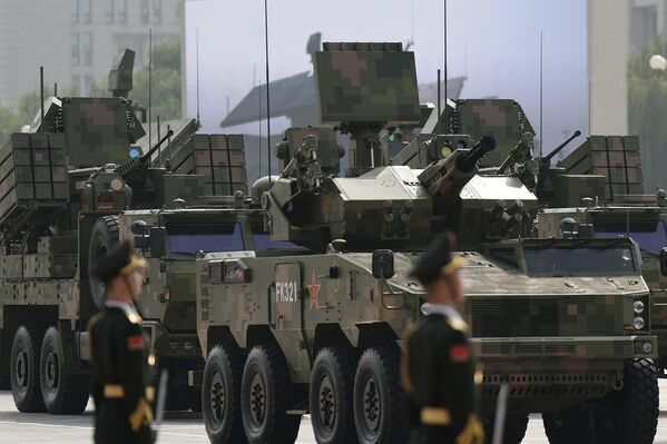 Չինաստանի մայրաքաղաքի փողոցներով հարյուրավոր միավոր տեխնիկա անցավ - Sputnik Արմենիա