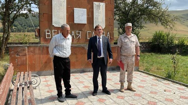 С.А.Болотников, житель села Привольное общины Ташир и внук героя ВОВ  И.И.Митрофанова, погибшего в 1944 году в боях за Крым, получил медаль За боевые заслуги (4 сентября 2025). Ширак - Sputnik Армения