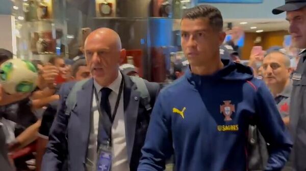 Ռոնալդուն Հայաստանում է. ինչպես են երկրպագուները դիմավորում Պորտուգալիայի հավաքականին - Sputnik Արմենիա