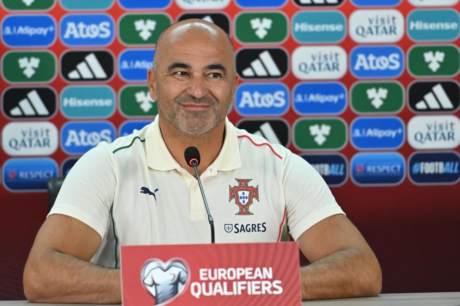 Главный тренер сборной Португалии Роберто Мартинес на предматчевой пресс-конференции (5 сентября 2025). Еревaн - Sputnik Արմենիա, 1920, 05.09.2025