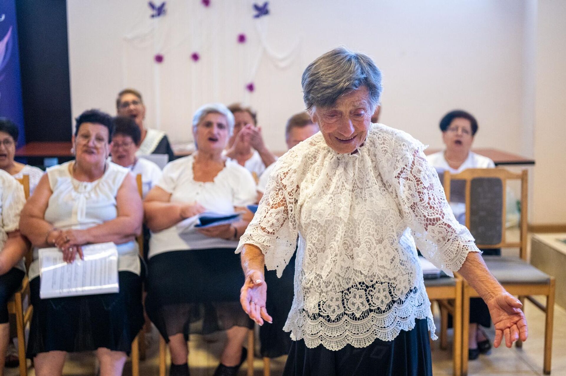 Получательница услуг центра — 86-летняя Тереза ​​Хачатрян - Sputnik Արմենիա, 1920, 05.09.2025