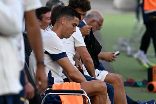 Криштиану Роналду во время предматчевой тренировки сборной Португалии (5 сентября 2025). Еревaн - Sputnik Армения