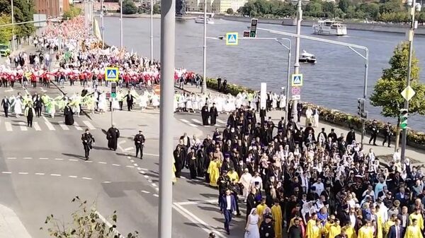 Общемосковский крестный ход, который возглавил патриарх Кирилл - Sputnik Արմենիա