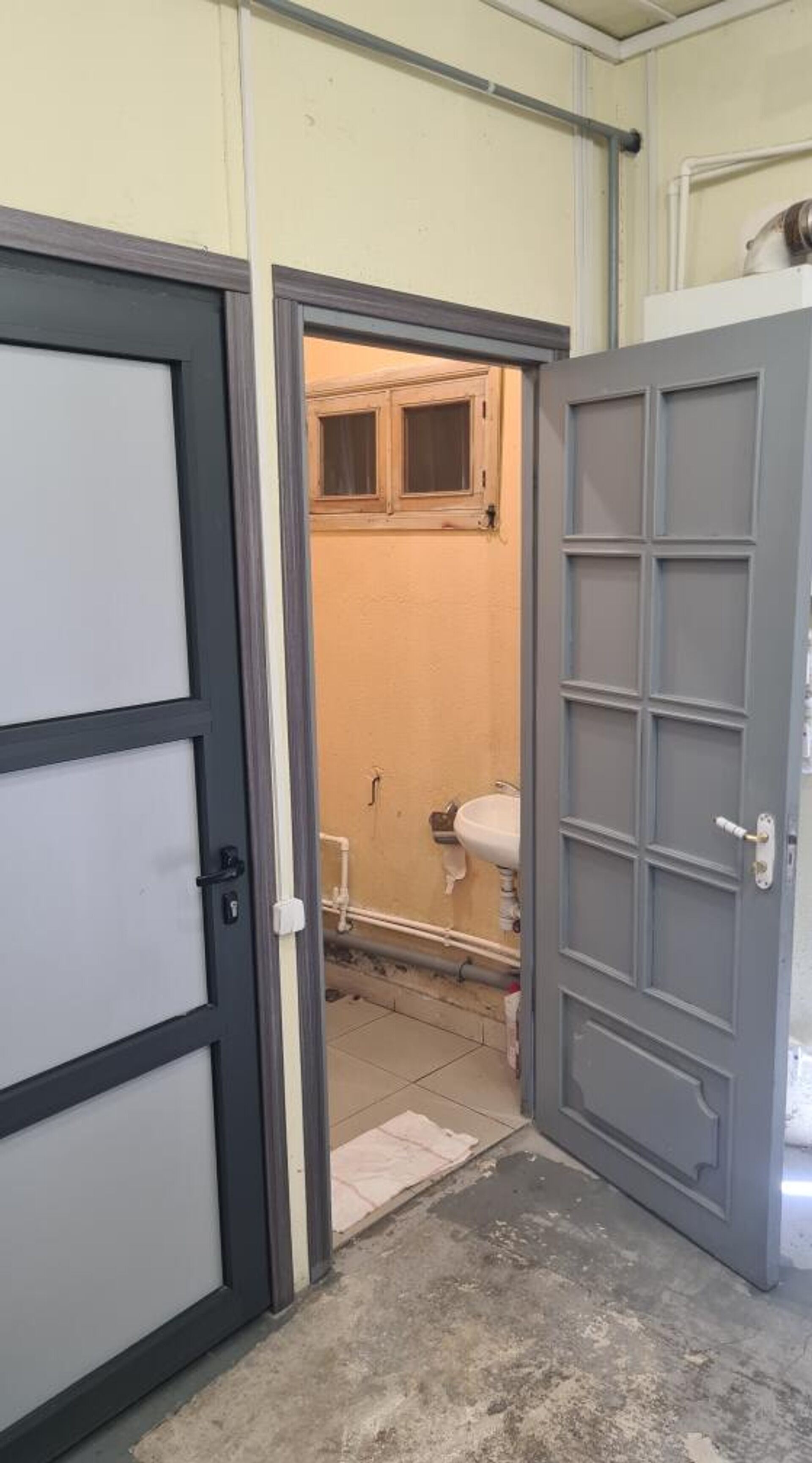 Приостановлена ​​производственная деятельность фабрики по производству суши, принадлежащей индивидуальному предпринимателю Андранику Хачатряну (Ереван, проспект Аршакуняц) - Sputnik Արմենիա, 1920, 08.09.2025