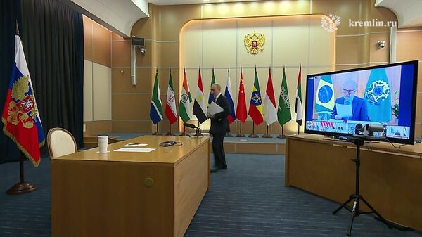 Владимир Путин принял участие во внеочередной встрече БРИКС - Sputnik Армения