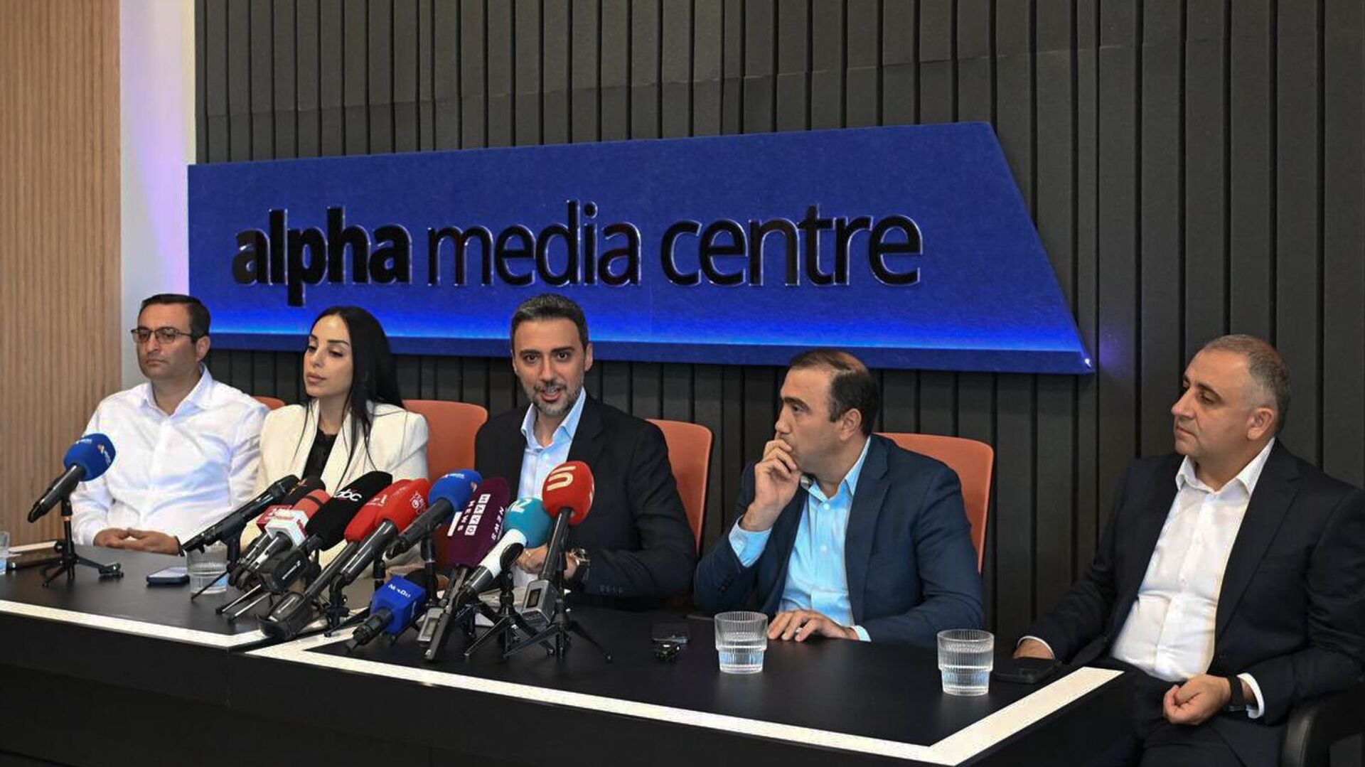 Адвокатская коллегия Самвела Карапетяна проводит пресс-конференцию (9 сентября 2025). Еревaн - Sputnik Армения, 1920, 11.12.2025