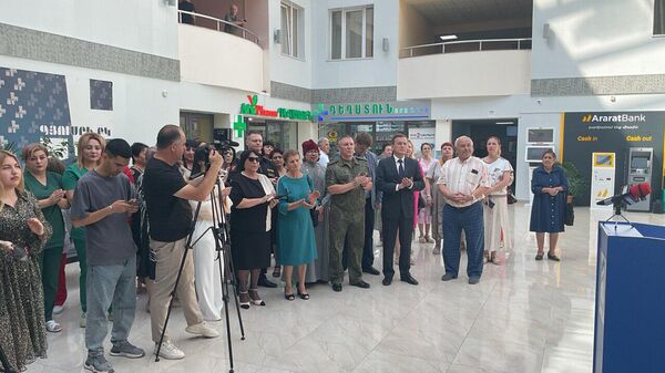 Генконсул России Игорь Титов принял участие в церемонии награждения медработников Ширакской области и российского военного госпиталя медалями Сестра милосердия Е.Бакунина (9 сентября 2025). Гюмри - Sputnik Армения