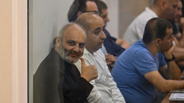 Բագրատ սրբազանն ու Հովհաննես Խուդոյանը դատարանում - Sputnik Արմենիա