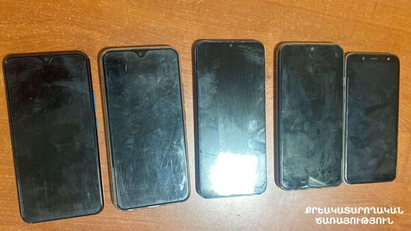 Обнаруженные телефоны у задержанного лица в УИУ Ванадзор - Sputnik Արմենիա