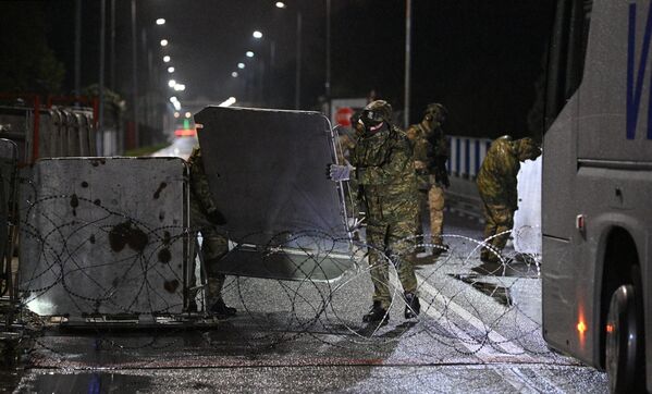 Լեհ սահմանապահները ցանկապատ են տեղադրում Բելառուսի և Լեհաստանի սահմանին - Sputnik Արմենիա