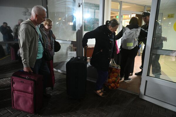 Ավտոբուսի ուղևորները, որոնք չեն հասցրել հատել Բելառուսի և Լեհաստանի սահմանը - Sputnik Արմենիա