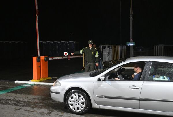 Բելառուսի և Լեհաստանի սահմանին գործող «Վարշավայի կամուրջ» անցակետը սահմանի փակվելուց առաջ - Sputnik Արմենիա