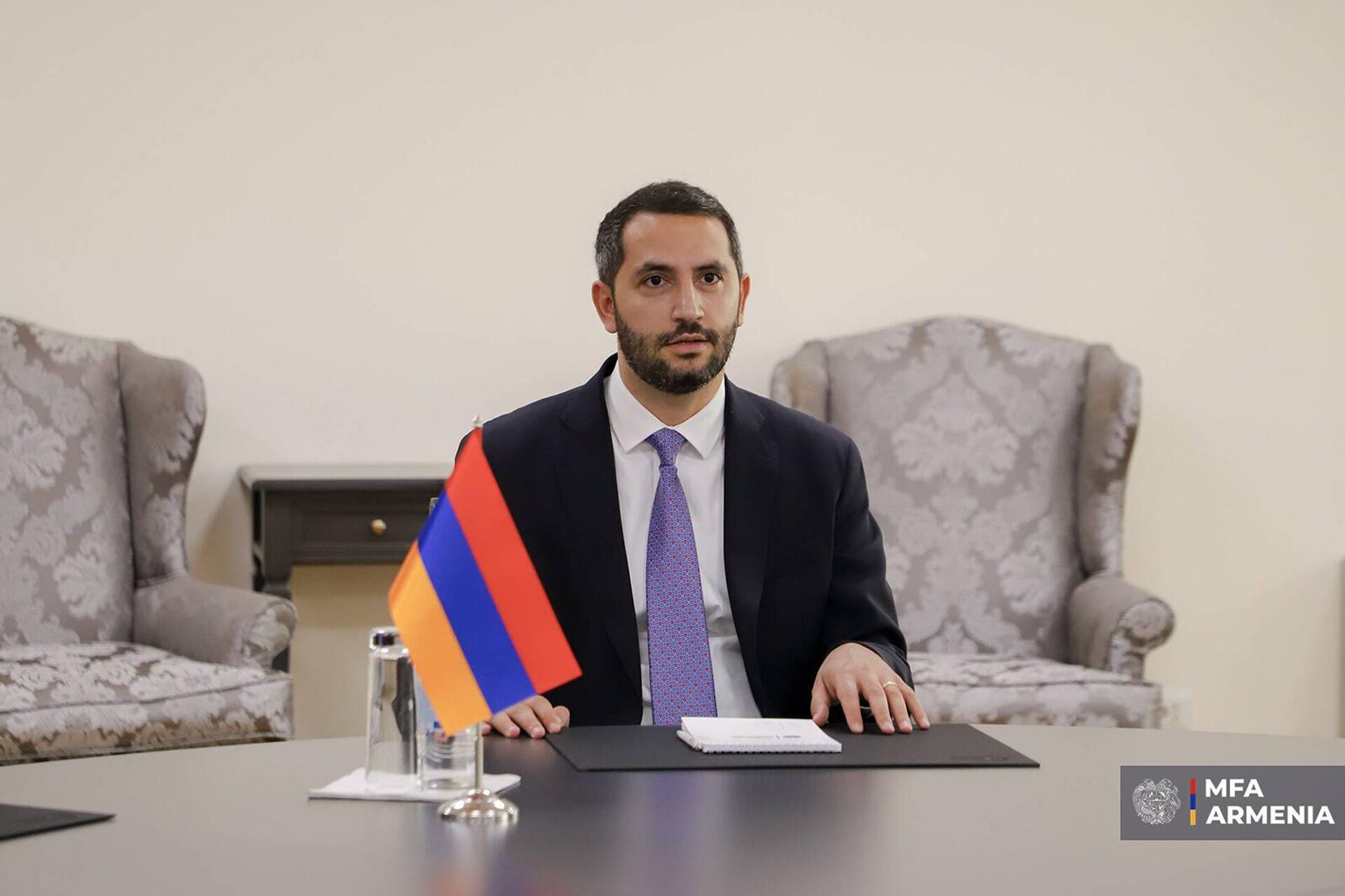 Встреча специальных представителей процесса урегулирования между Арменией и Турцией Рубена Рубиняна и Сердара Кылыча (12 сентября 2025). Еревaн - Sputnik Армения, 1920, 12.09.2025