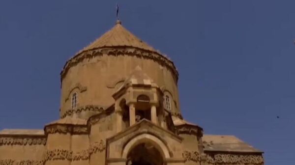 В армянском храме Сурб Хач на острове Ахтамар состоялась ежегодная литургия - Sputnik Армения
