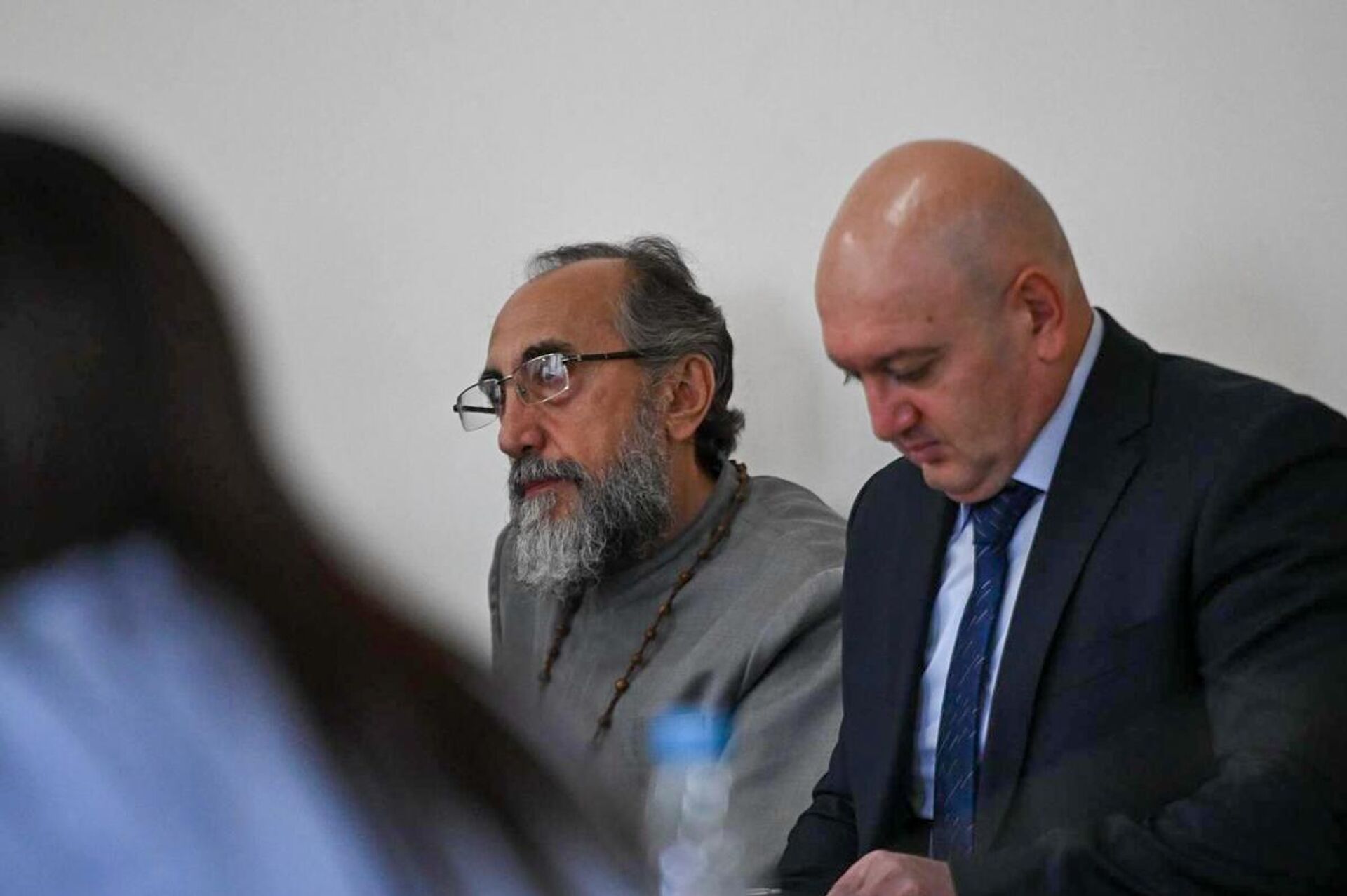 Судебное заседание по делу Предводителя Ширакской епархии архиепископа Микаэла Аджапахяна (15 сентября 2025). Еревaн - Sputnik Армения, 1920, 15.09.2025