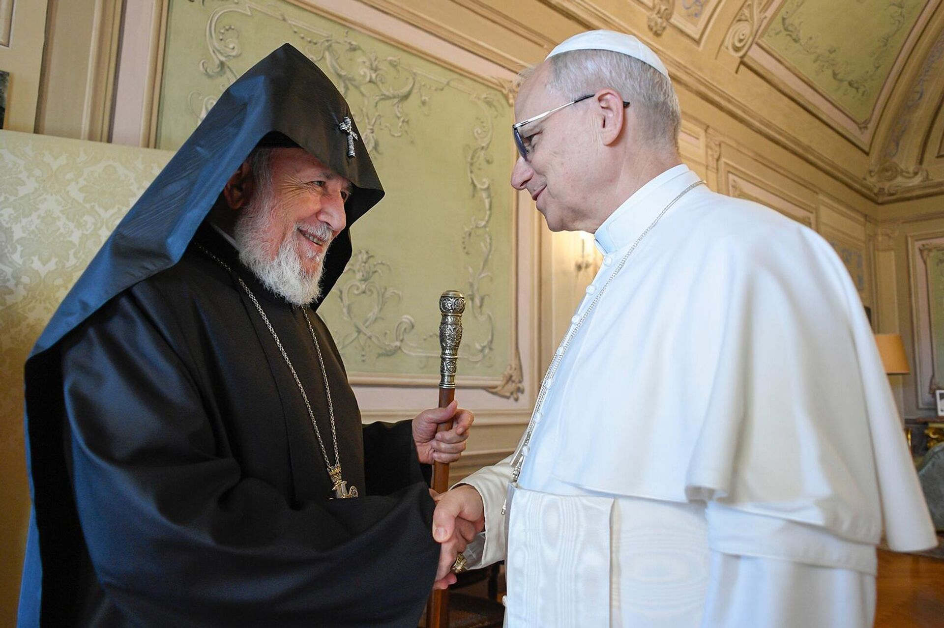 Католикос Гарегин Второй встретился с Папой римским Львом XIV (16 сентября 2025). Ватикан - Sputnik Արմենիա, 1920, 16.09.2025