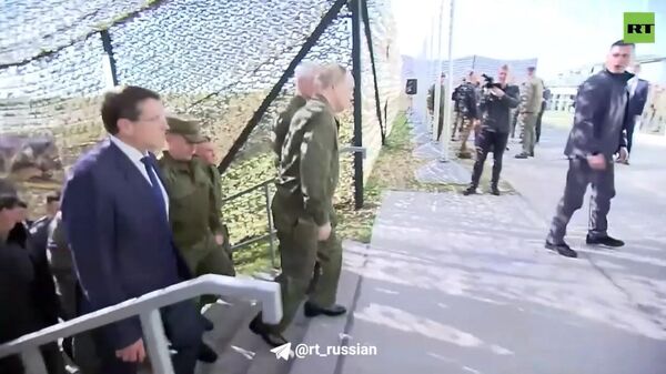 Кадры прибытия Путина на полигон в Нижегородской области, где проходит учение Запад-2025 - Sputnik Армения