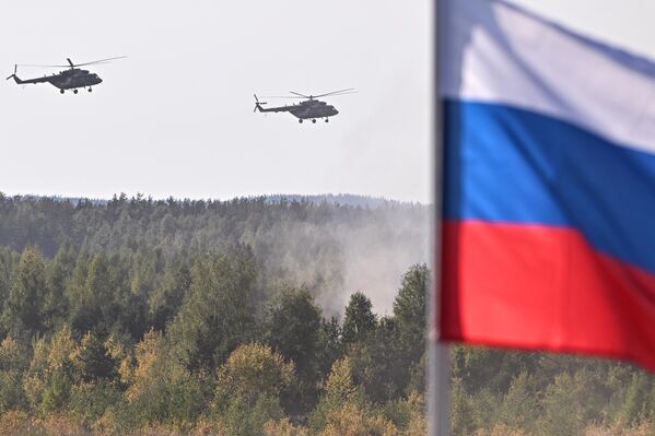 В учениях было задействовано 10 тысяч образцов различной техники, из них 333 летательных аппаратов. - Sputnik Армения