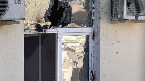 Здание правительства Белгородской области подверглось атакам беспилотников ВСУ (17 сентября 2025). Белгород - Sputnik Армения