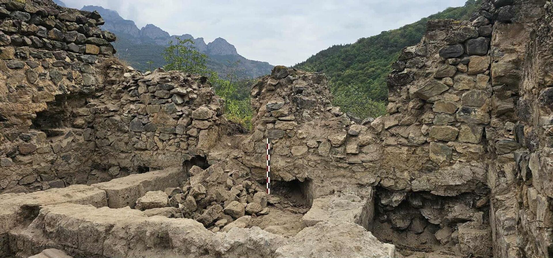 Раскопки капанской цитадели - Sputnik Արմենիա, 1920, 18.09.2025