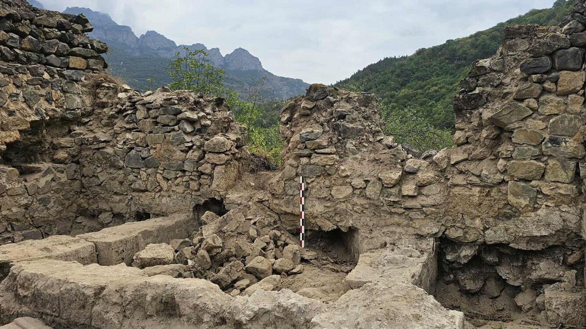 Раскопки капанской цитадели Раскопки капанской цитадели - Sputnik Армения, 1920, 27.09.2025