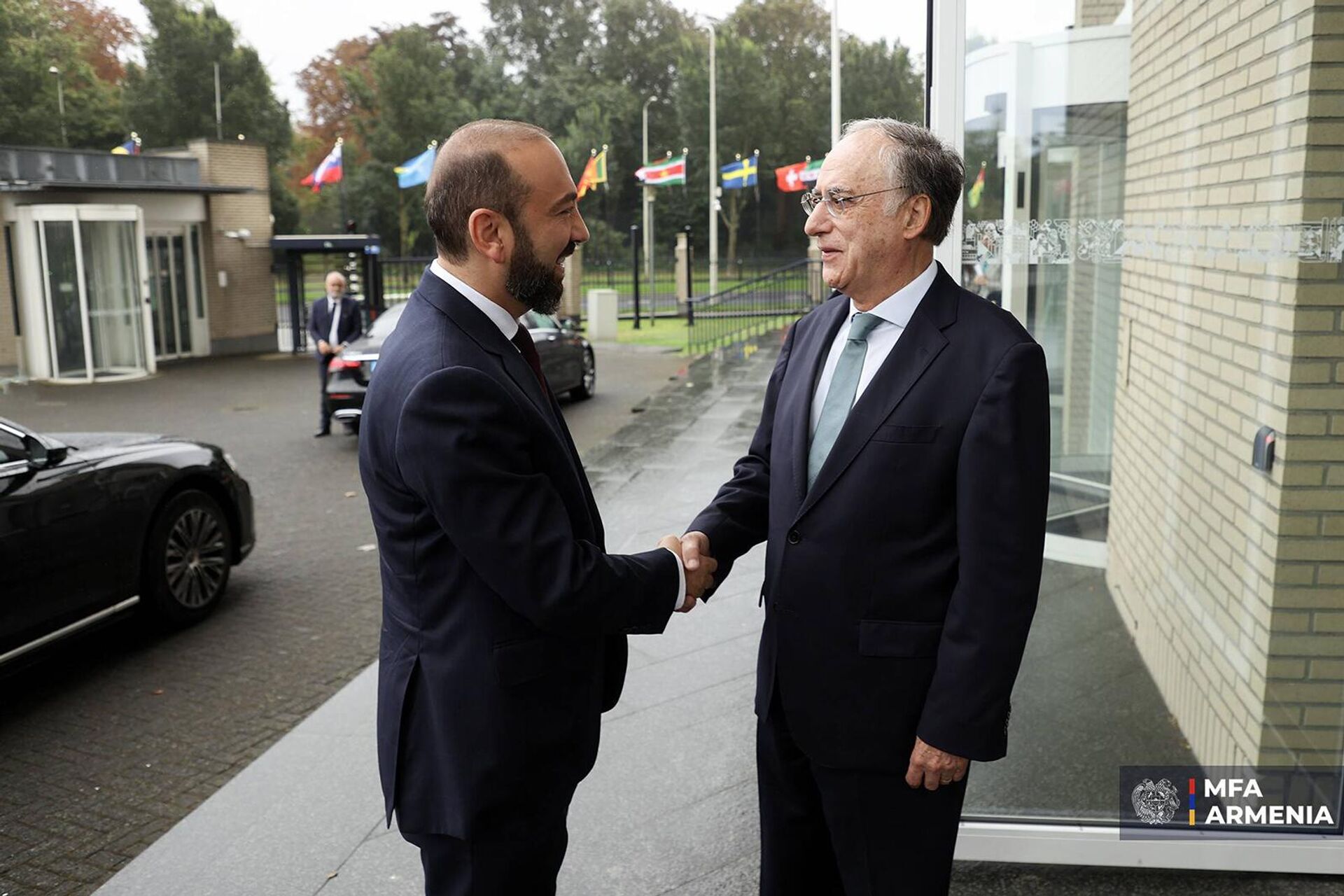 Mинистр иностранных дел Арарат Мирзоян встретился с генеральным секретарем Организации по запрещению химического оружия Фернандо Ариасом (18 сентября 2025). Гаагa - Sputnik Армения, 1920, 18.09.2025