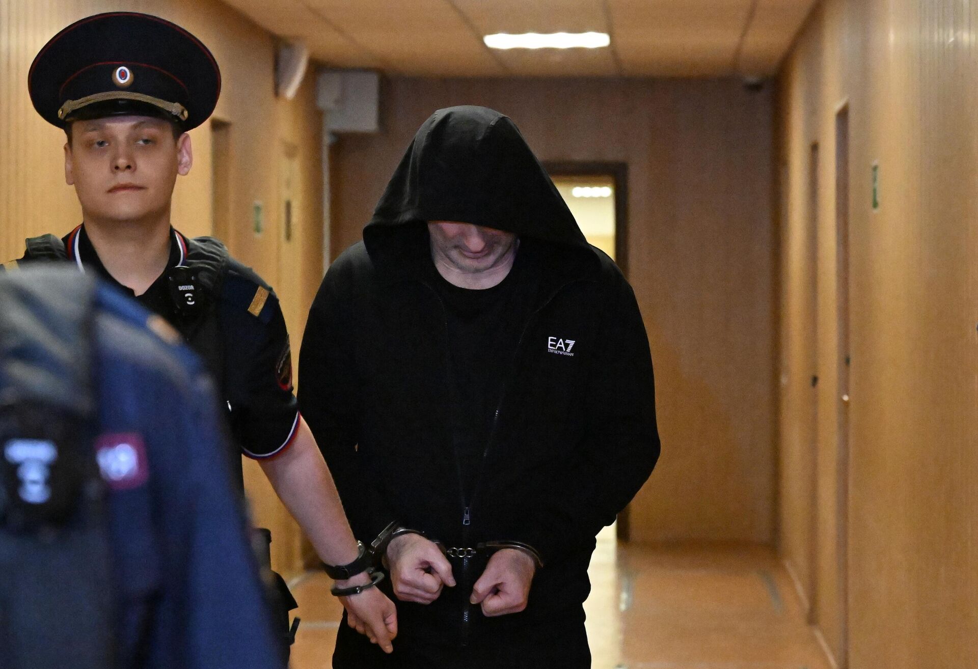 Тархан Эльдукаев, обвиняемый в убийствах бизнесменов и в покушении на певца Авраама Руссо 19 августа 2006 года, в Московском гарнизонном суде, где состоится рассмотрение дела в его отношении (5 июня 2025). Москвa - Sputnik Արմենիա, 1920, 18.09.2025