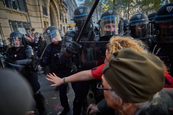 Особенно реформа ударит по безработным и работникам с нестабильной занятостью - Sputnik Армения