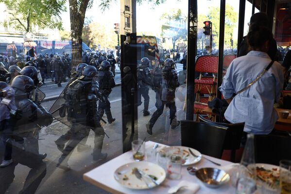 Считается, что реформа нанесет ущерб рабочим и пенсионерам - Sputnik Армения