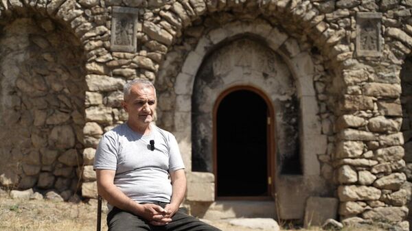 Житель села Верин Хотанан Хачик Бадалян - Sputnik Армения