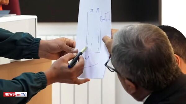 Один из солдат добрался до печки, что опровергает версию о блокировании двери: адвокат на суде по делу о пожаре в с.Азат - Sputnik Армения