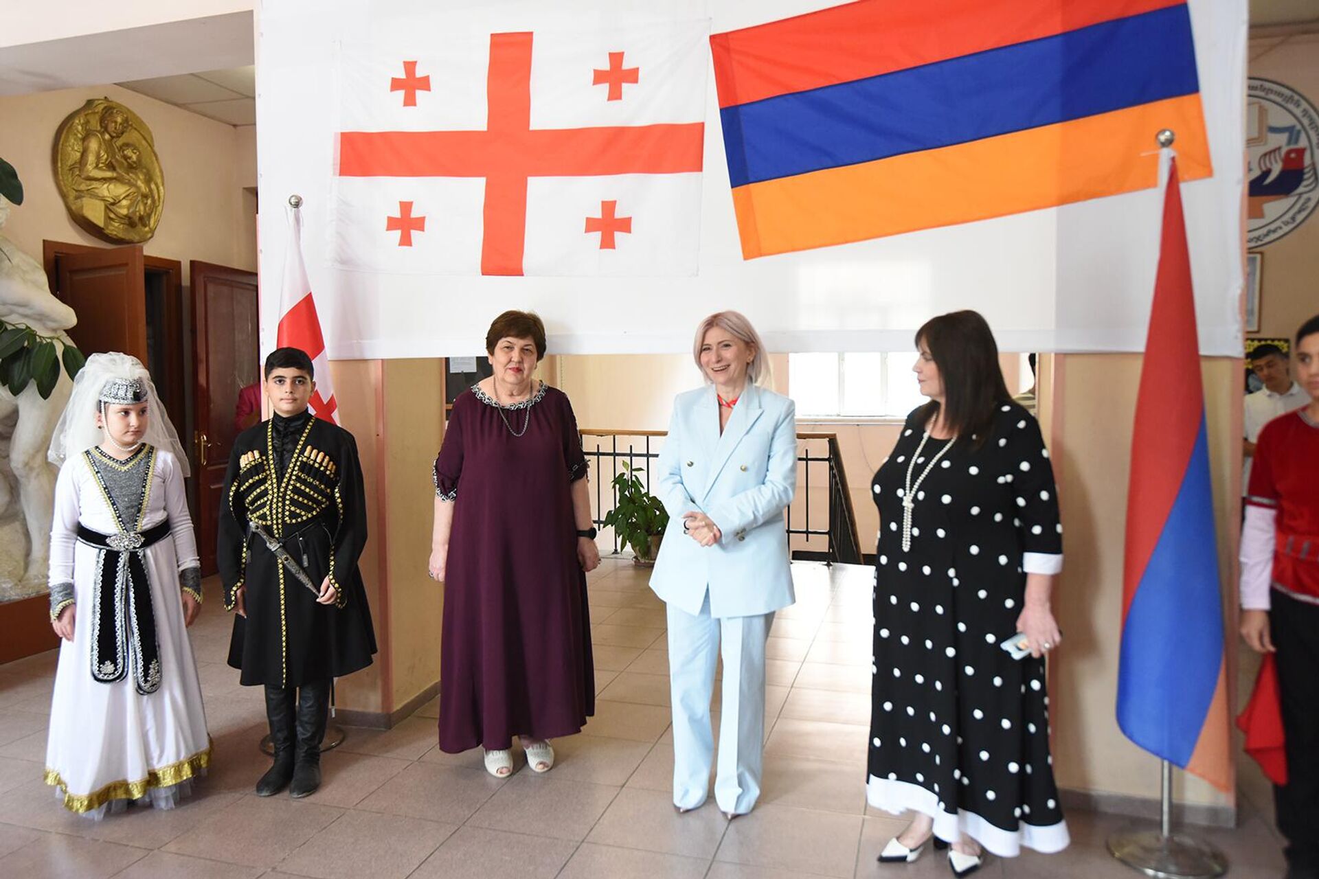 Открытие инженерной лаборатории ArMath в армянской школе N104 г. Тбилиси - Sputnik Армения, 1920, 19.09.2025