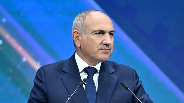 Премьер-министр Никол Пашинян на седьмом съезде партии Гражданский договор (20 сентября 2025). Еревaн - Sputnik Армения