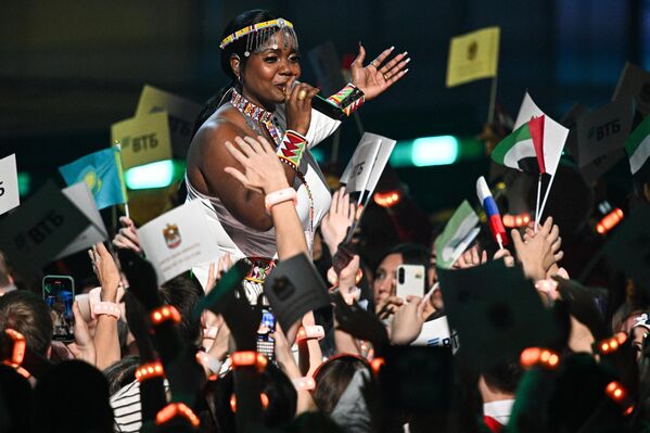 Санайпей Танде (Кения)Певица, автор песен, актриса и телеведущая. Она стала известна в 2004 году, став финалисткой конкурса Coca-Cola Popstars. - Sputnik Армения