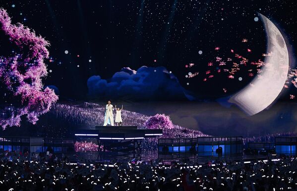 Ернар Садирбаев (Казахстан)Ернар с ранних лет был погружён в музыку — первую свою победу он одержал ещё в школьные годы, а сегодня в его коллекции десятки престижных наград, полученных на международных конкурсах в Германии, Чехии, России и Беларуси - Sputnik Армения