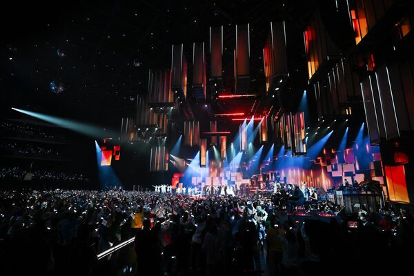 Дык Фук (Вьетнам) - победитель международного музыкального конкурса &quot;Интервидение&quot; в Москве.После невероятного финального шоу на LIVE Арене, где на сцену вышли участники из 22 стран, победителем Международного музыкального конкурса &quot;Интервидение&#x27;25&quot; стал Дык Фук! - Sputnik Армения