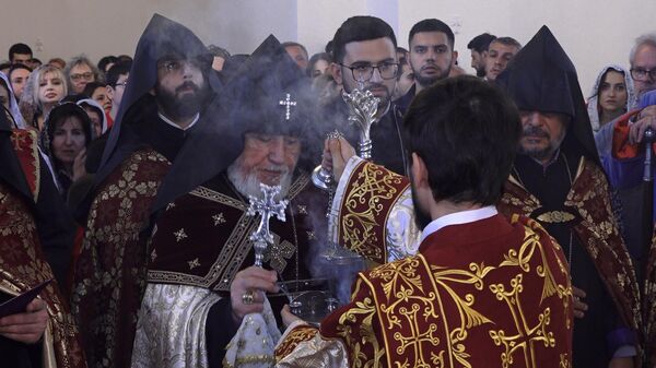 Католикос Гарегин Второй отслужил республиканский молебен по случаю Дня независимости Армении (21 сентября 2025). Эчмиадзин - Sputnik Армения