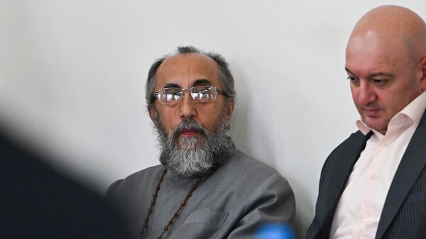 Судебное заседание по делу предводителя Ширакской епархии архиепископа Микаэла Аджапахяна (23 сентября 2025). Еревaн - Sputnik Армения