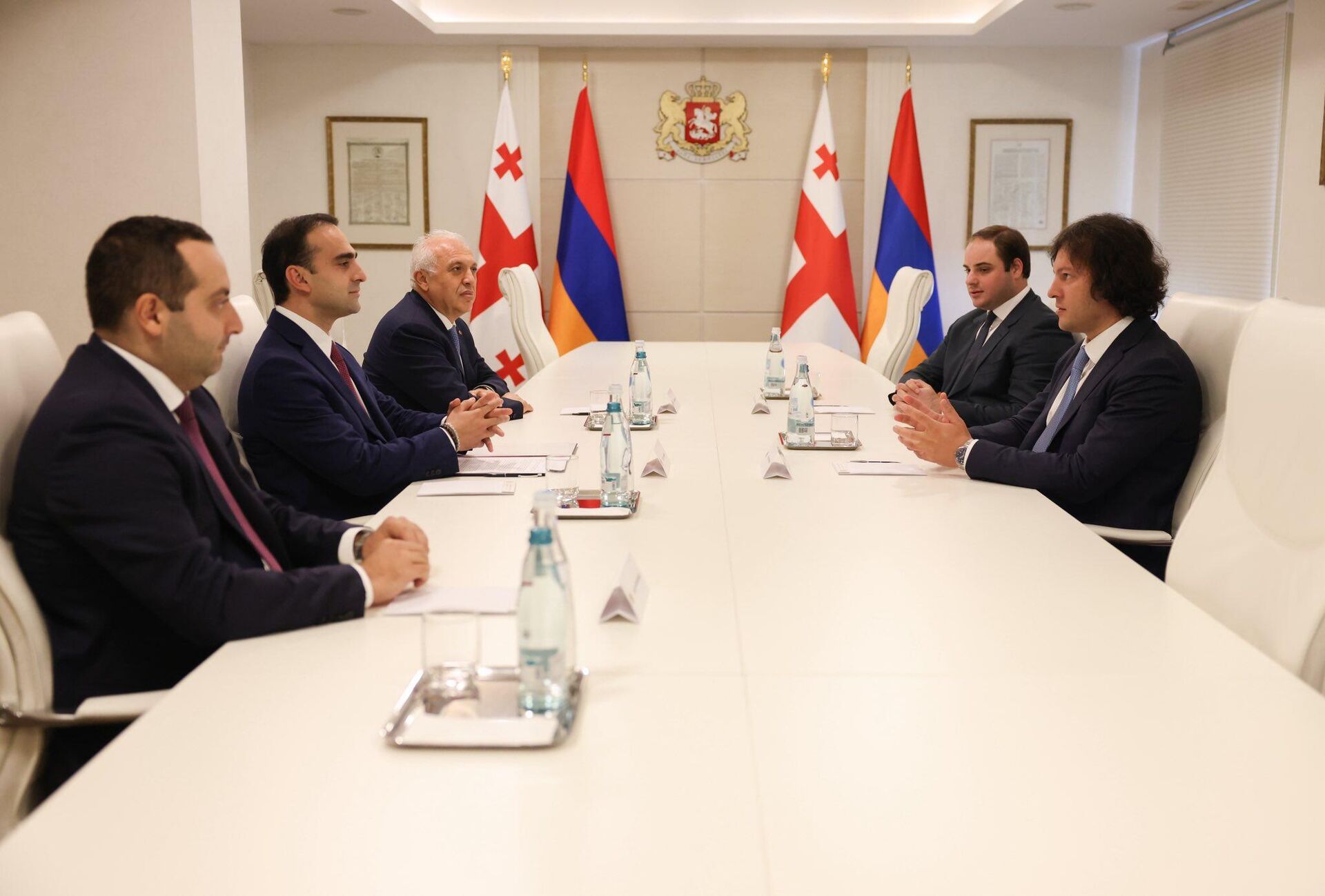 Мэр Еревана Тигран Авинян встретился с премьер-министром Грузии Ираклием Кобахидзе (23 сентября 2025). Тбилиси - Sputnik Արմենիա, 1920, 23.09.2025