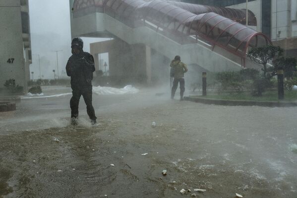 Школы, производство и общественный транспорт приостановили работу - Sputnik Армения