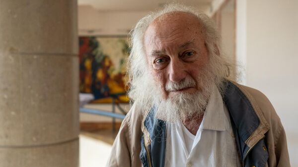 Французско-армянский историк Клод Мутафян на международной научной конференции, посвященной 80-летию первого президента Армении (24 сентября 2025). Еревaн - Sputnik Армения