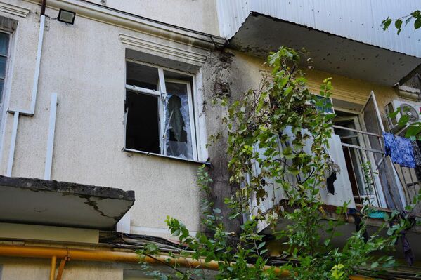 Последствия атаки БПЛА ВСУ по центру Новороссийска (24 сентября 2025). Краснодарский край - Sputnik Армения