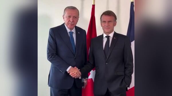 В штаб-квартире ООН состоялась краткая беседа между президентом Турции и президентом Франции  - Sputnik Армения