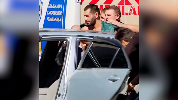 В Тбилиси обезвредили мужчину с огнестрельным оружием, взявшим заложника в гостинице Holiday Inn - Sputnik Արմենիա